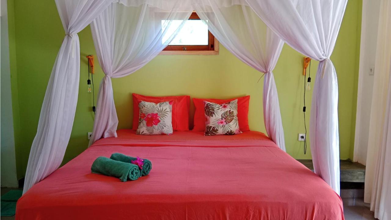 Black Sand Hostel Amed Экстерьер фото