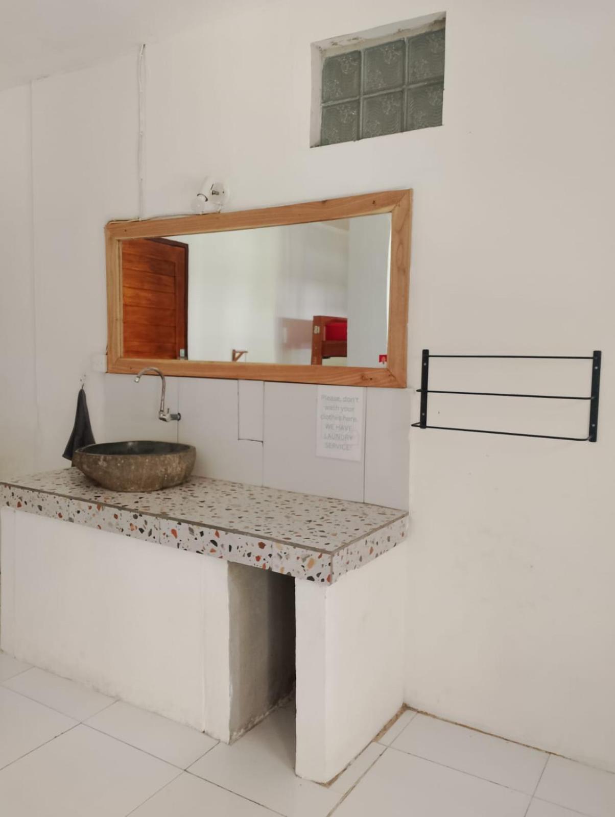 Black Sand Hostel Amed Экстерьер фото